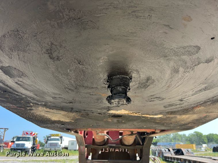 image for item MG9404 1994 Dynaweld  lowboy equipment trailer