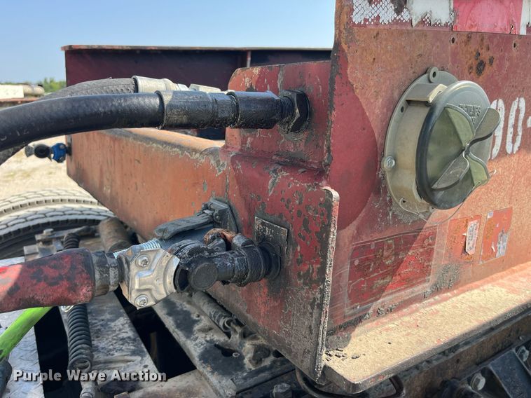 image for item MG9404 1994 Dynaweld  lowboy equipment trailer