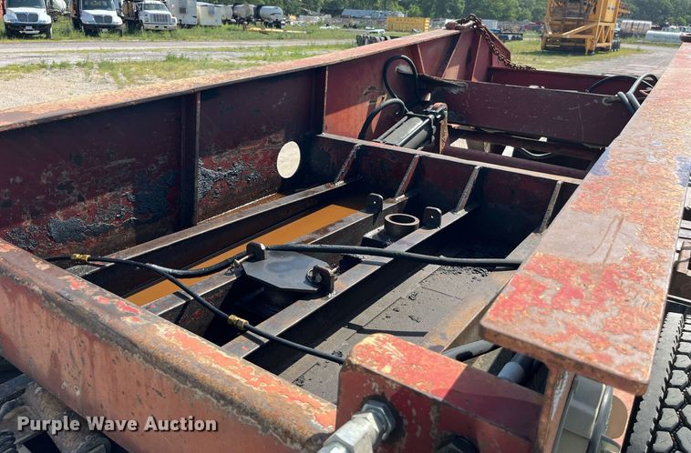 image for item MG9404 1994 Dynaweld  lowboy equipment trailer