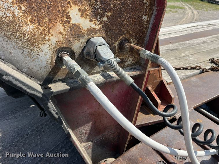 image for item MG9404 1994 Dynaweld  lowboy equipment trailer