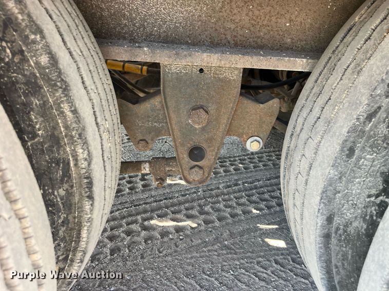 image for item MG9404 1994 Dynaweld  lowboy equipment trailer