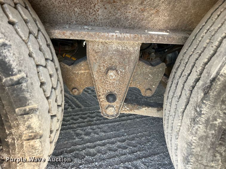 image for item MG9404 1994 Dynaweld  lowboy equipment trailer