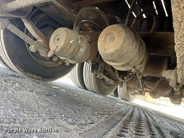 image for item MG9404 1994 Dynaweld  lowboy equipment trailer