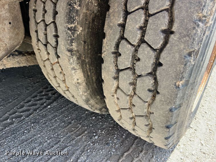 image for item MG9404 1994 Dynaweld  lowboy equipment trailer