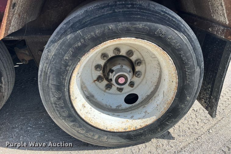 image for item MG9404 1994 Dynaweld  lowboy equipment trailer