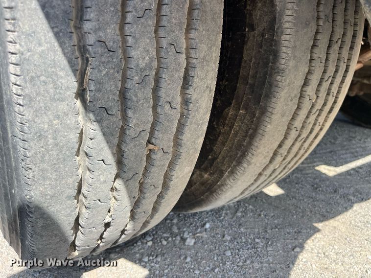 image for item MG9404 1994 Dynaweld  lowboy equipment trailer