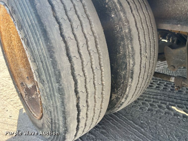 image for item MG9404 1994 Dynaweld  lowboy equipment trailer