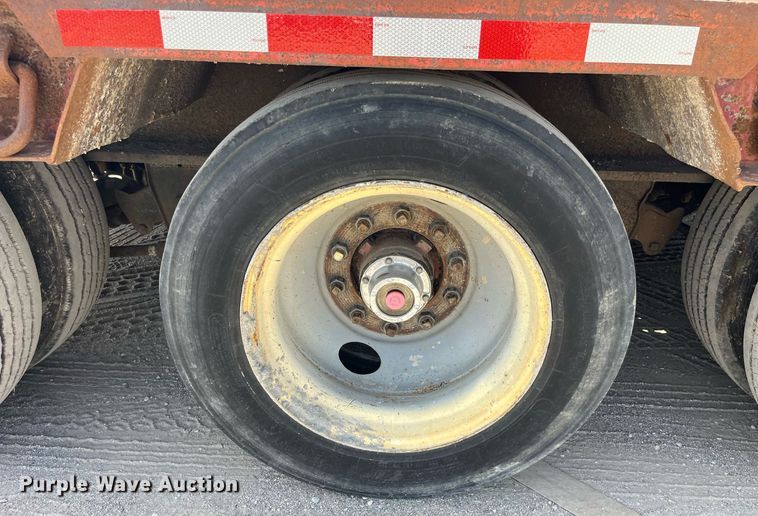 image for item MG9404 1994 Dynaweld  lowboy equipment trailer