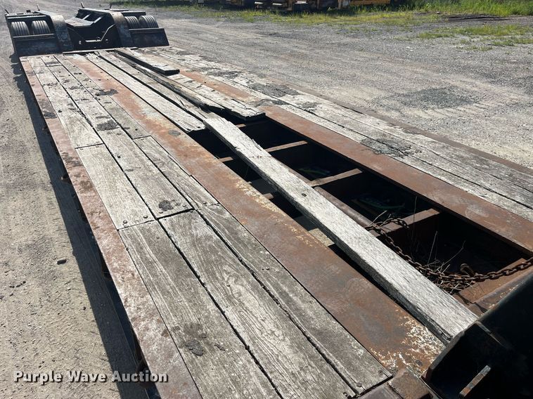 image for item MG9405 2000 Fontaine LP50-NGB  lowboy equipment trailer