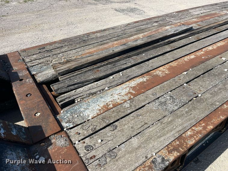 image for item MG9405 2000 Fontaine LP50-NGB  lowboy equipment trailer