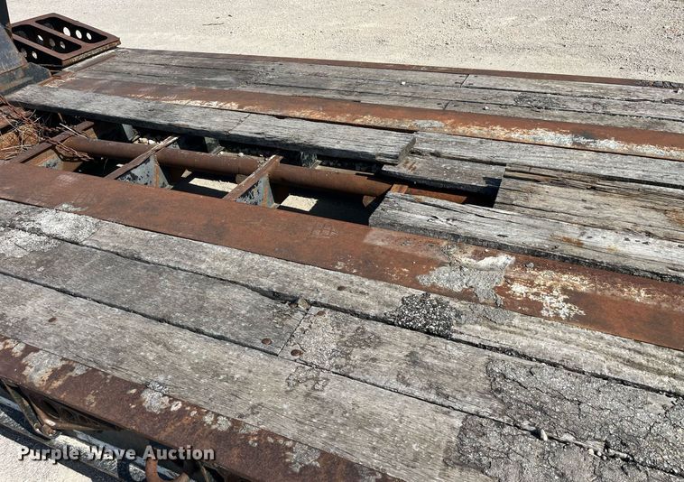 image for item MG9405 2000 Fontaine LP50-NGB  lowboy equipment trailer