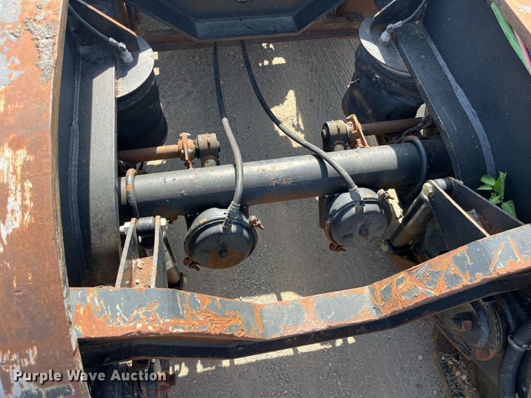 image for item MG9405 2000 Fontaine LP50-NGB  lowboy equipment trailer