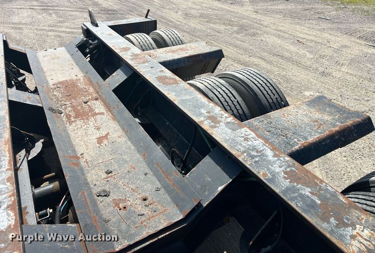 image for item MG9405 2000 Fontaine LP50-NGB  lowboy equipment trailer