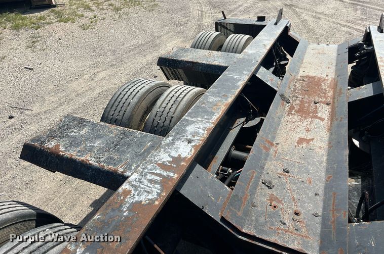 image for item MG9405 2000 Fontaine LP50-NGB  lowboy equipment trailer