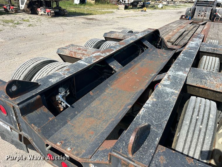 image for item MG9405 2000 Fontaine LP50-NGB  lowboy equipment trailer