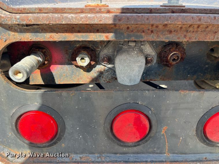 image for item MG9405 2000 Fontaine LP50-NGB  lowboy equipment trailer