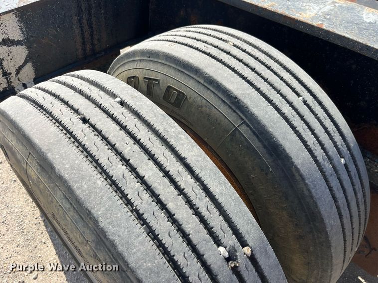 image for item MG9405 2000 Fontaine LP50-NGB  lowboy equipment trailer