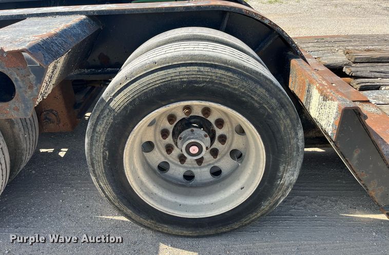 image for item MG9405 2000 Fontaine LP50-NGB  lowboy equipment trailer