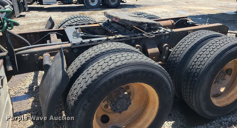 image for item MG9608 1992 Ford L9000  semi truck