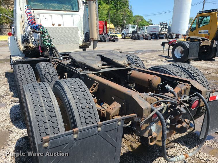 image for item MG9608 1992 Ford L9000  semi truck