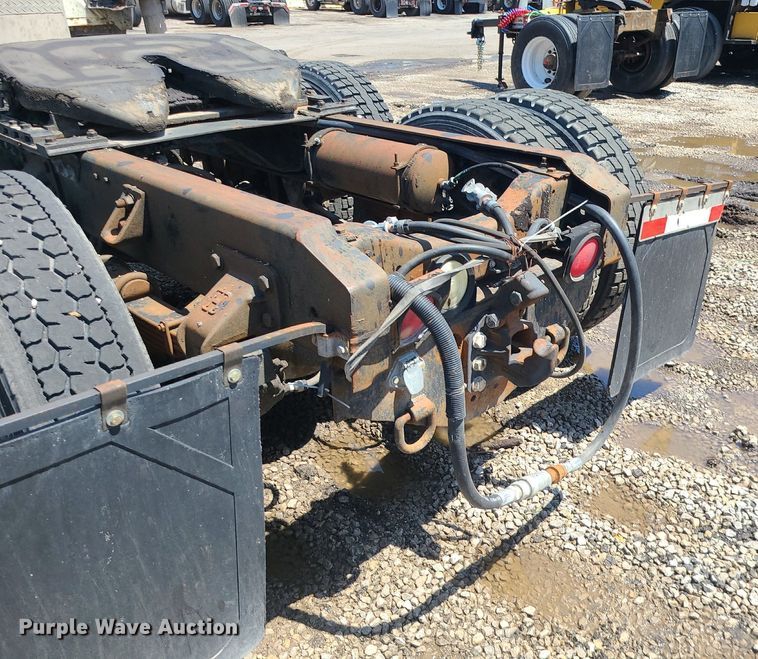 image for item MG9608 1992 Ford L9000  semi truck