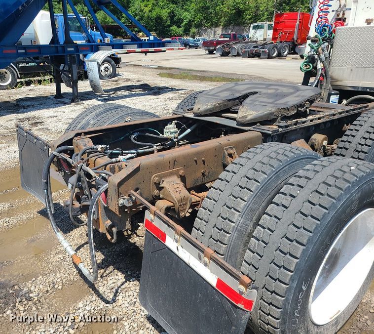 image for item MG9608 1992 Ford L9000  semi truck