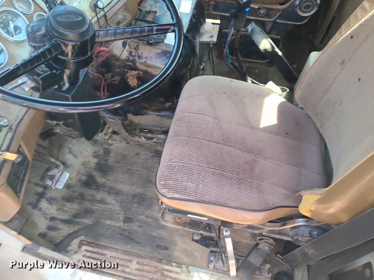 image for item MG9608 1992 Ford L9000  semi truck