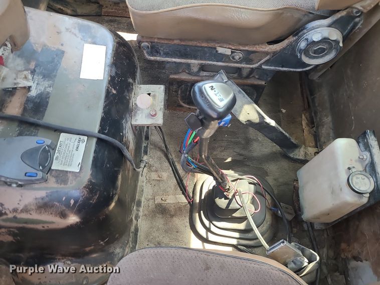 image for item MG9608 1992 Ford L9000  semi truck