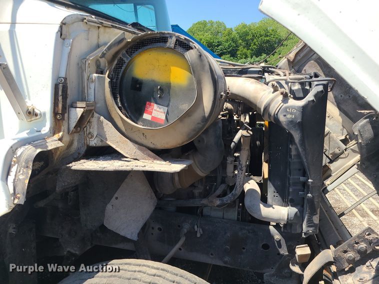 image for item MG9608 1992 Ford L9000  semi truck