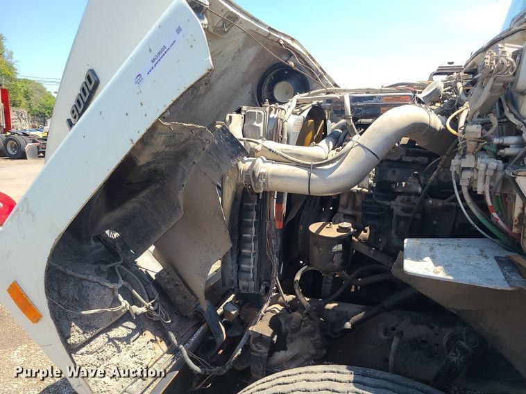 image for item MG9608 1992 Ford L9000  semi truck