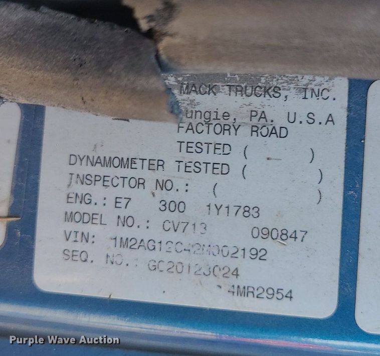 image for item MG9610 2002 Mack CV713  semi truck