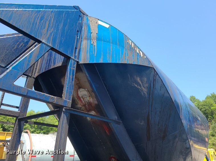 image for item MG9611 2011 LBT Inc HEB-HA2-J600X1  tank trailer