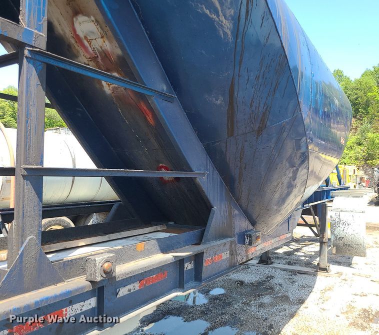 image for item MG9611 2011 LBT Inc HEB-HA2-J600X1  tank trailer