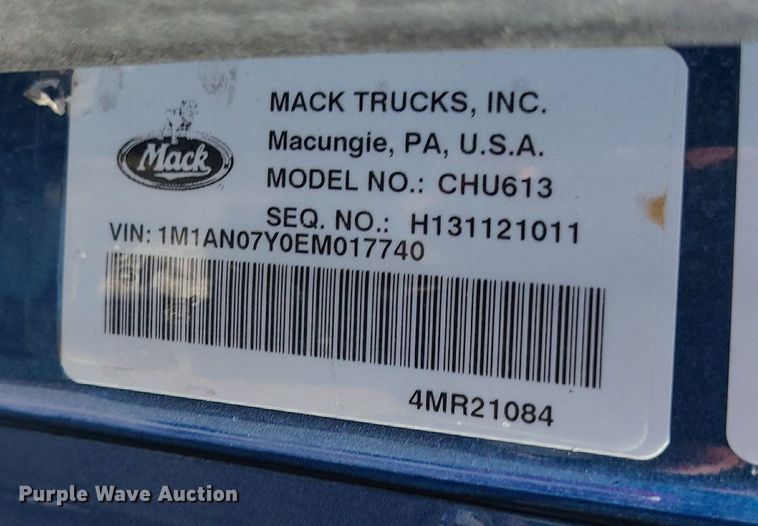 image for item MG9613 2014 Mack CHU613  semi truck