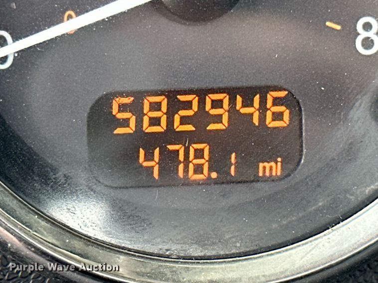 image for item ML9069 2010 Peterbilt 386  semi truck