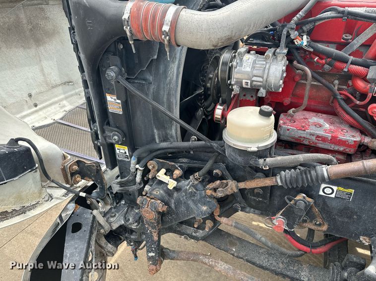 image for item ML9069 2010 Peterbilt 386  semi truck