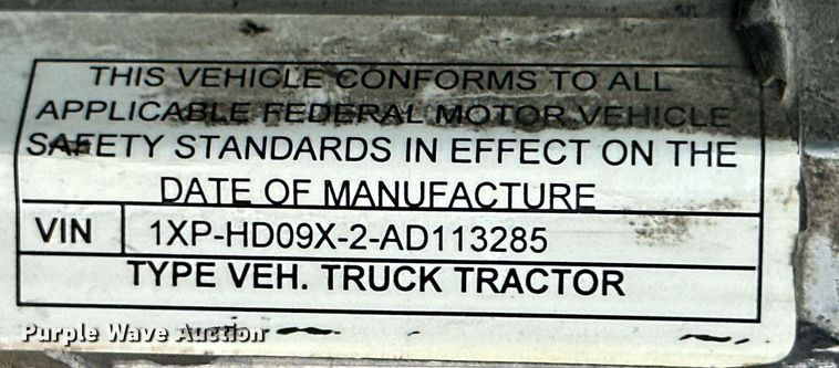 image for item ML9069 2010 Peterbilt 386  semi truck