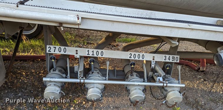 image for item MN9847 1983 Fruehauf TAG-R2-EDT-9250  tank trailer