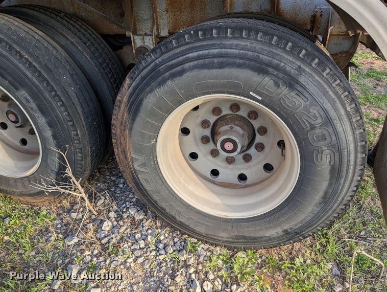 image for item MN9847 1983 Fruehauf TAG-R2-EDT-9250  tank trailer