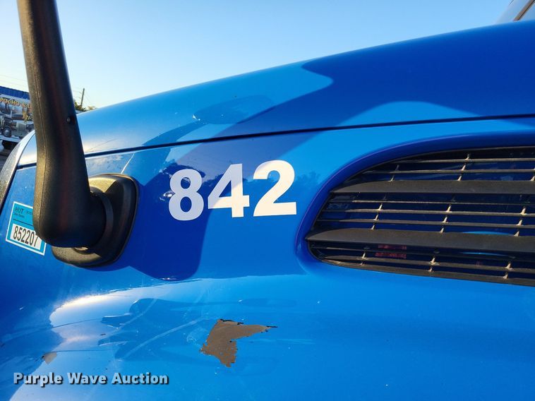 image for item MO9668 2015 Freightliner Cascadia 113  semi truck