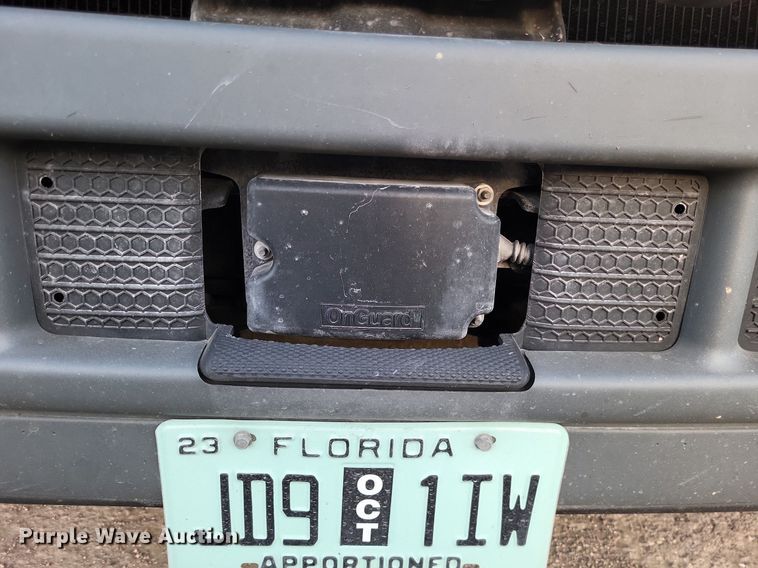 image for item MO9668 2015 Freightliner Cascadia 113  semi truck