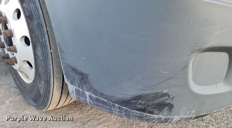 image for item MO9668 2015 Freightliner Cascadia 113  semi truck