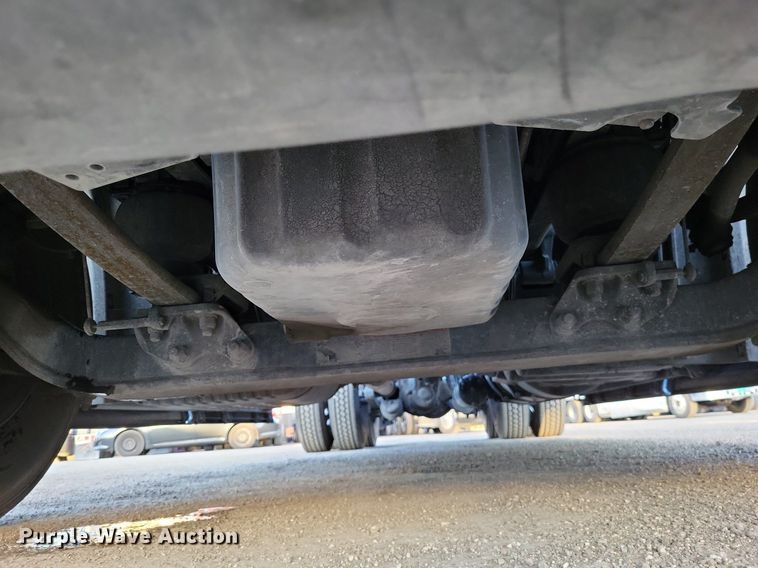 image for item MO9668 2015 Freightliner Cascadia 113  semi truck