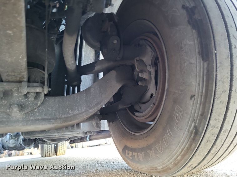 image for item MO9668 2015 Freightliner Cascadia 113  semi truck