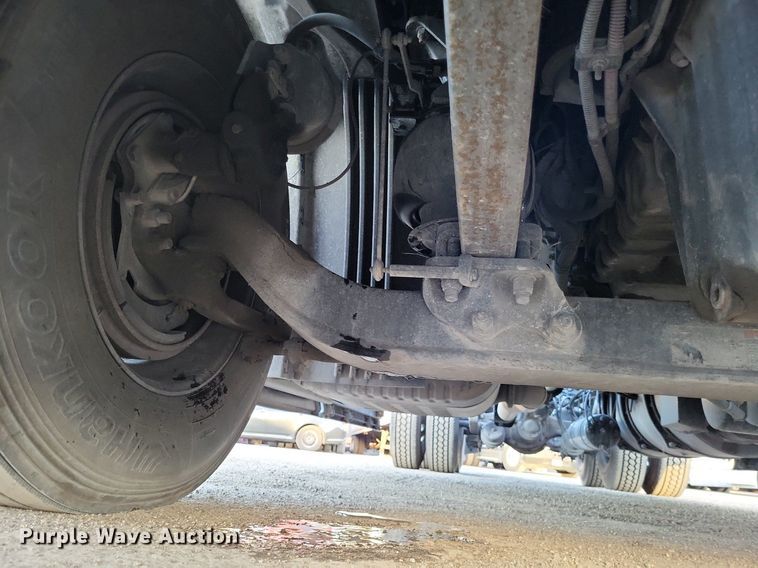 image for item MO9668 2015 Freightliner Cascadia 113  semi truck