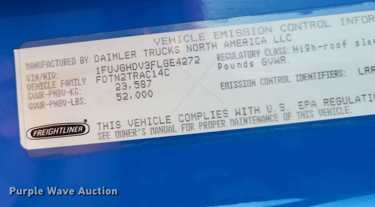 image for item MO9668 2015 Freightliner Cascadia 113  semi truck