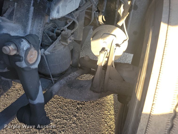 image for item MO9669 2015 Freightliner Cascadia 113  semi truck