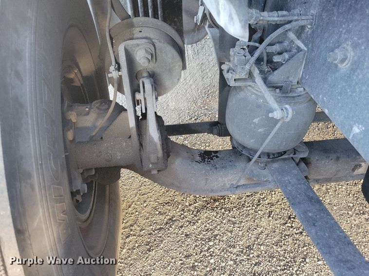 image for item MO9669 2015 Freightliner Cascadia 113  semi truck