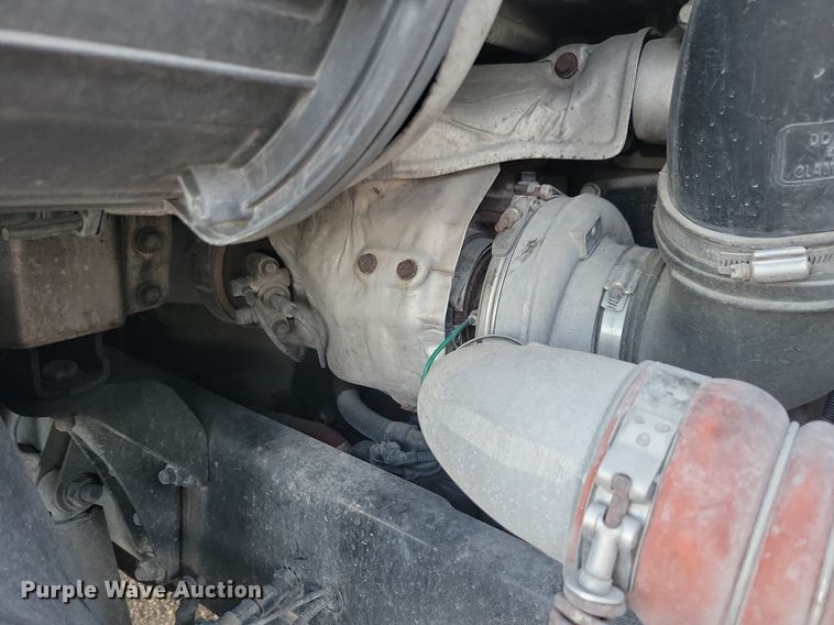 image for item MO9669 2015 Freightliner Cascadia 113  semi truck