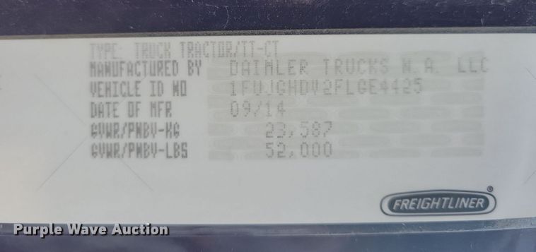 image for item MO9669 2015 Freightliner Cascadia 113  semi truck